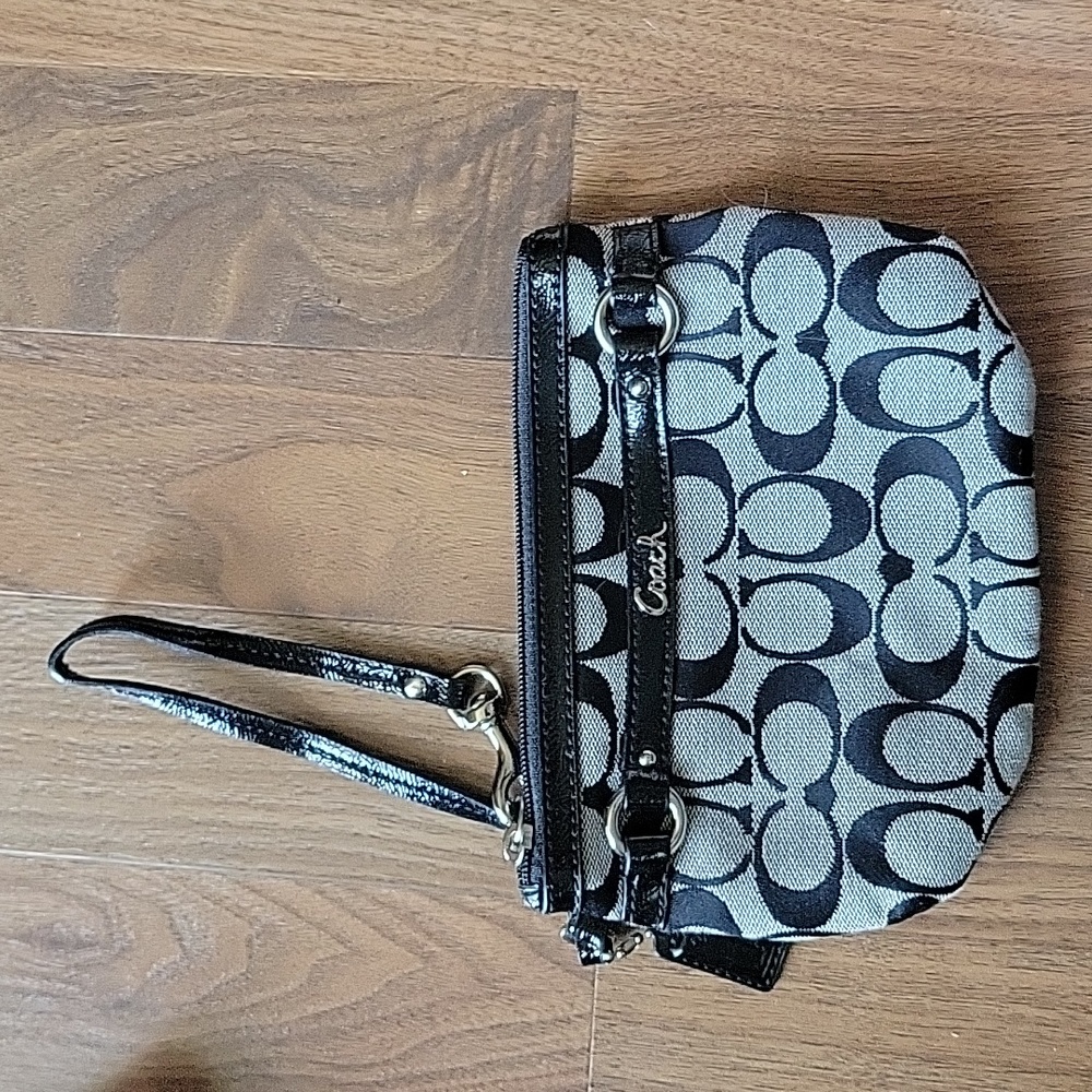 Coach wristlet, med, gray/black fabric